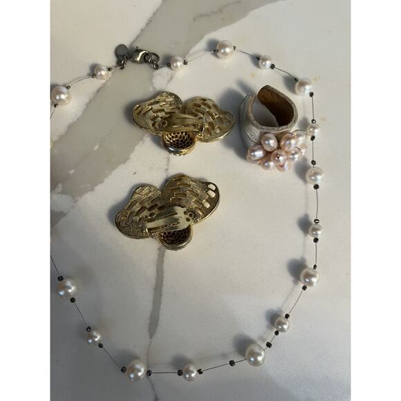 Vtg Lot Carolee Faux Pearl Necklace Ring OS, Butterfly Rhinestone Clip Earrings - Picture 3 of 3